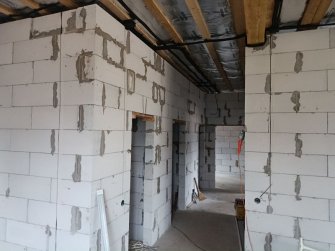 Одноэтажный дом из газобетона с гаражом